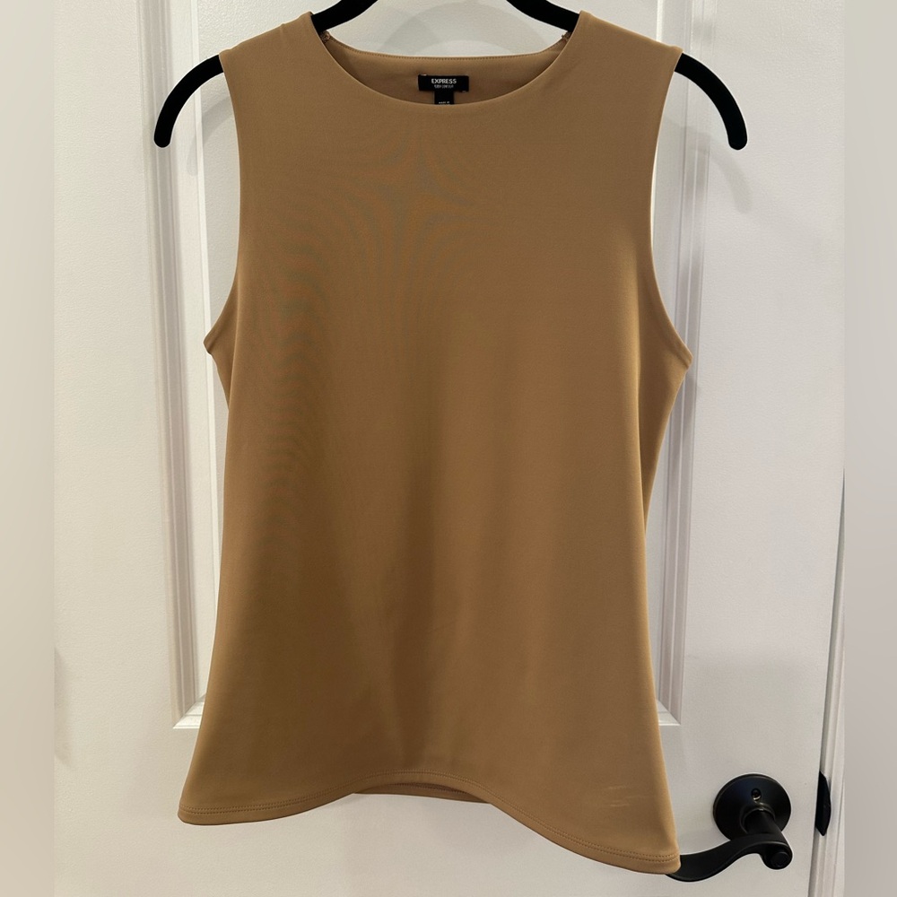 Express Women's Body Contour Beige Tank Top, sz. M